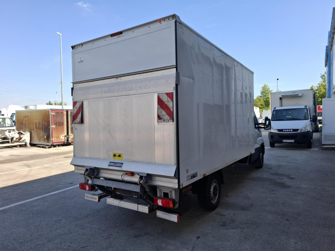 IVECO Daily 35S16 - Furgon: obrázek 3 IVECO Daily 35S16 - Furgon: obrázek 3