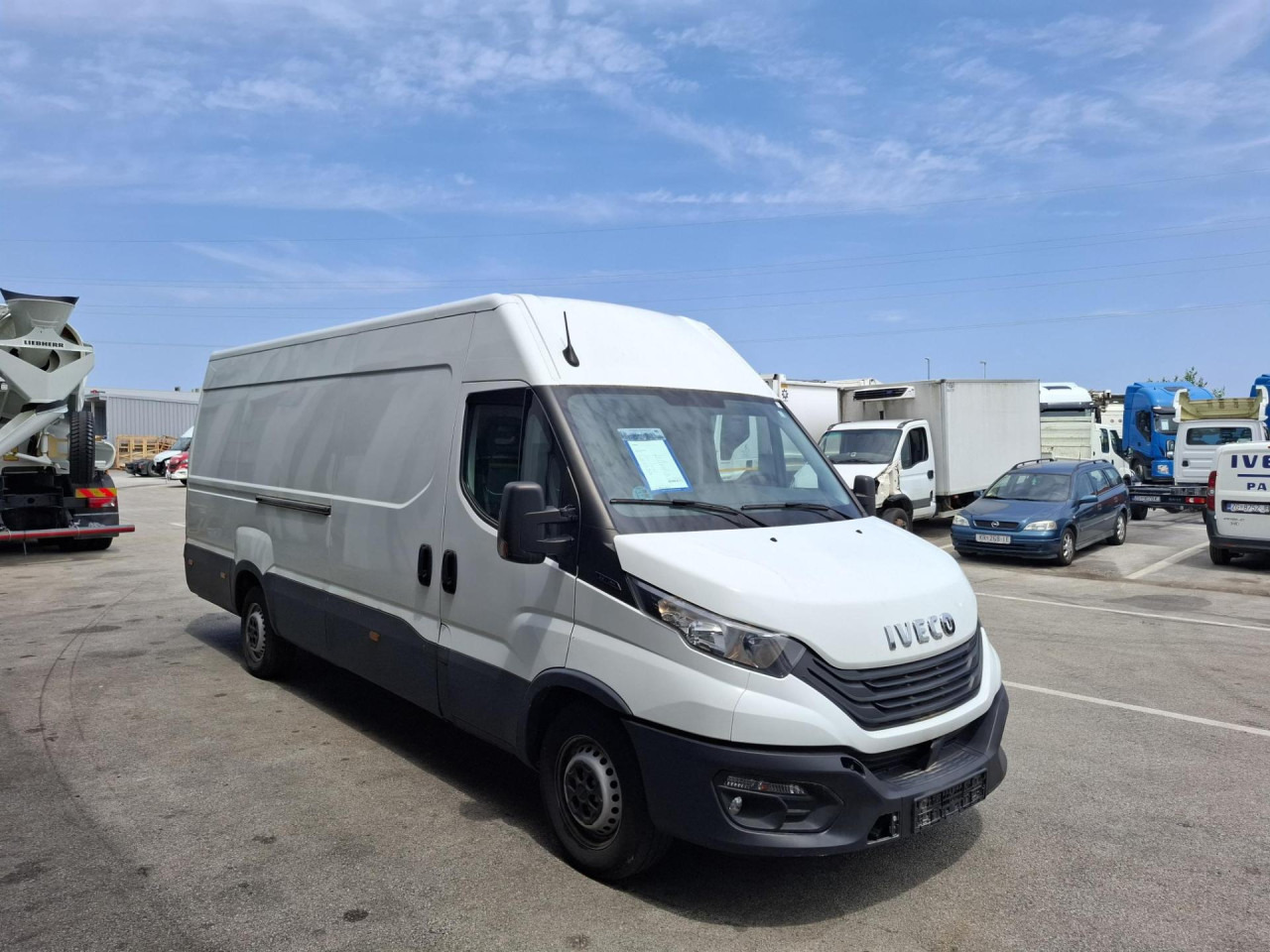 IVECO Daily 35S16V - Mikrobus: obrázek 2 IVECO Daily 35S16V - Mikrobus: obrázek 2