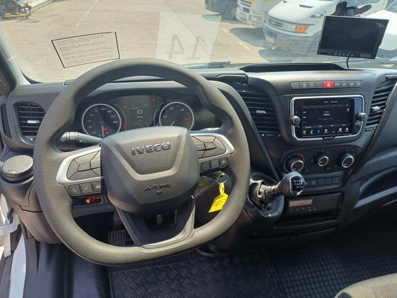 IVECO Daily 70C18H - Plachtová dodávka: obrázek 3 IVECO Daily 70C18H - Plachtová dodávka: obrázek 3