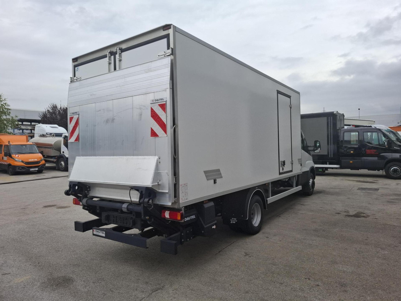 IVECO Daily 70C18H - Chladící dodávka: obrázek 4 IVECO Daily 70C18H - Chladící dodávka: obrázek 4