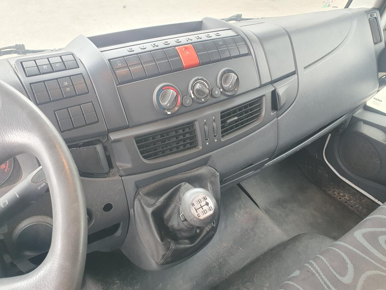 IVECO Eurocargo ML150E28/FP - Plachtový nákladní auto: obrázek 2 IVECO Eurocargo ML150E28/FP - Plachtový nákladní auto: obrázek 2