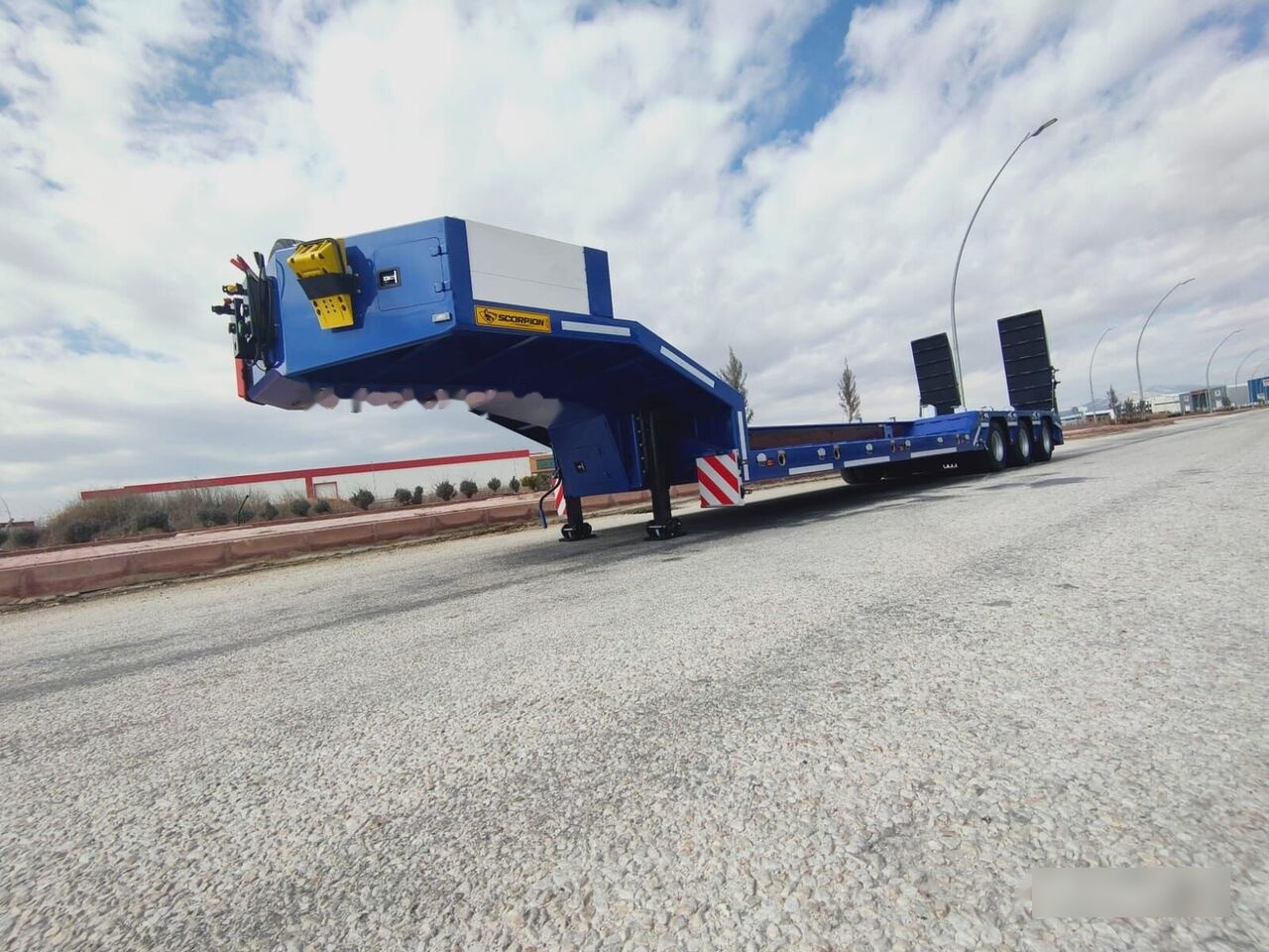 Scorpion Trailer SCORPION TRAILER 3 AXLE LOWBED SEMI TRAILER (CUSTOMIZED) - Podvalníkový návěs: obrázek 5 Scorpion Trailer SCORPION TRAILER 3 AXLE LOWBED SEMI TRAILER (CUSTOMIZED) - Podvalníkový návěs: obrázek 5