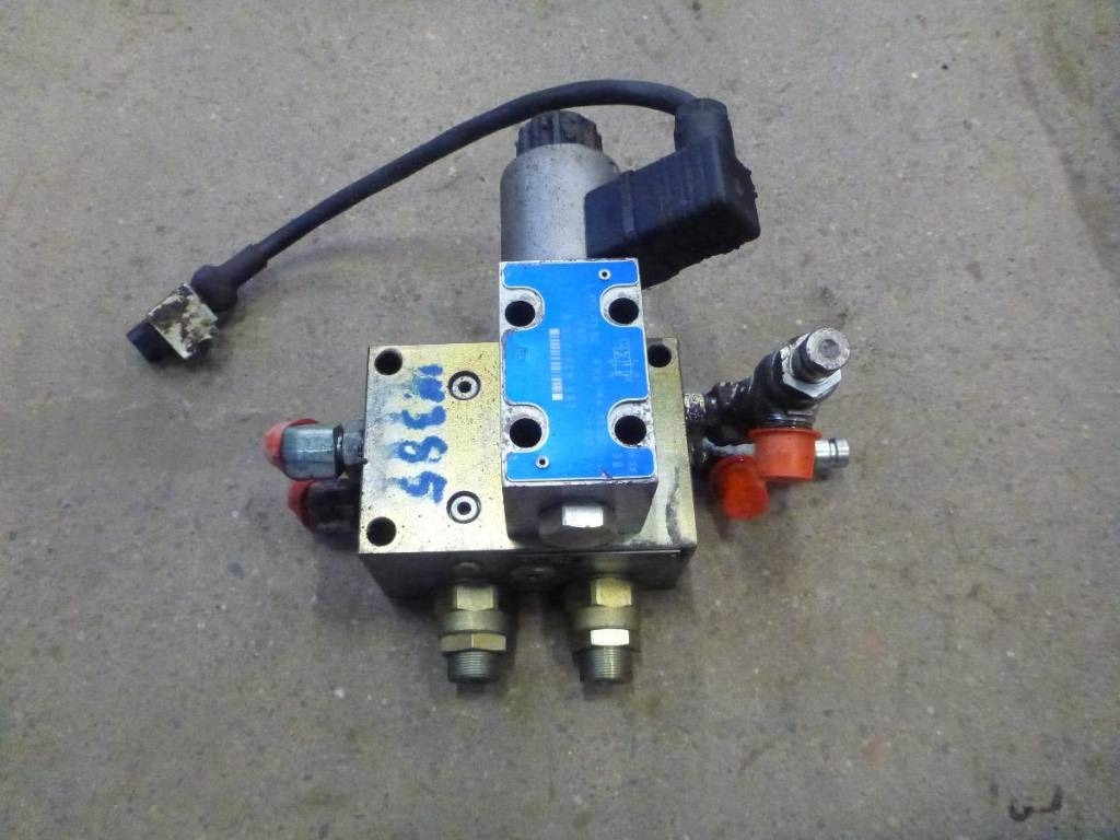 CAT 374 D Ventiler, 339-4353 - Hydraulika pro Stavební technika: obrázek 1 CAT 374 D Ventiler, 339-4353 - Hydraulika pro Stavební technika: obrázek 1