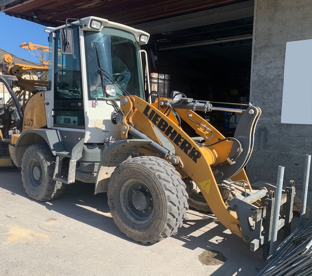 Liebherr L507, Gabel+Schaufel, ONLY 850hours - Kolový nakladač: obrázek 2 Liebherr L507, Gabel+Schaufel, ONLY 850hours - Kolový nakladač: obrázek 2