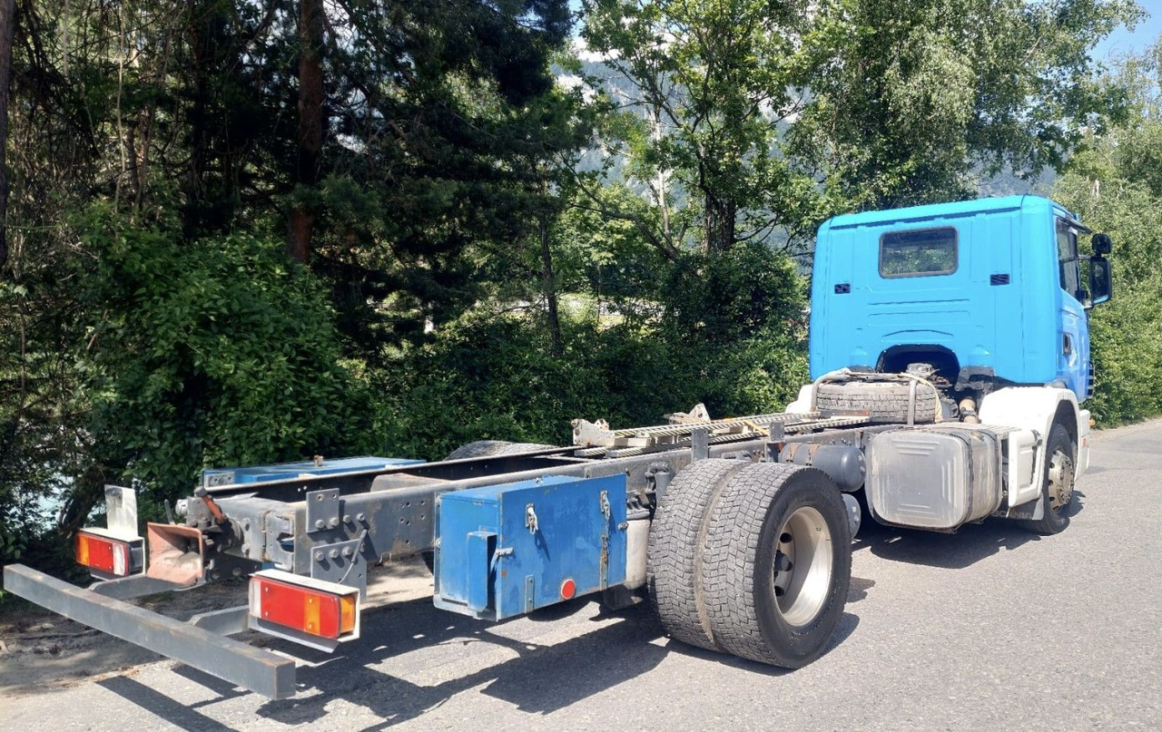 Scania R124LB 420 4x2, Euro 3 - Podvozek s kabinou: obrázek 4 Scania R124LB 420 4x2, Euro 3 - Podvozek s kabinou: obrázek 4