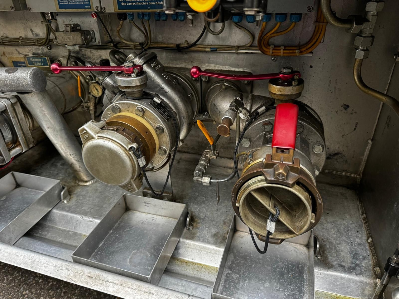 Schrader ADR, Treibstoff Diesel/Benzin, 4 Kammern, Sening Schrader ADR, Treibstoff Diesel/Benzin, 4 Kammern, Sening leasing Schrader ADR, Treibstoff Diesel/Benzin, 4 Kammern, Sening Schrader ADR, Treibstoff Diesel/Benzin, 4 Kammern, Sening: obrázek 18