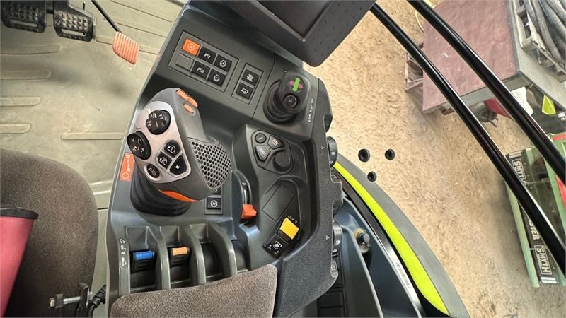 Claas AXION 830 CEBIS - Traktor: obrázek 2 Claas AXION 830 CEBIS - Traktor: obrázek 2