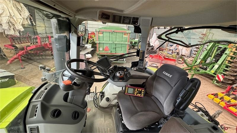 Claas AXION 830 CEBIS - Traktor: obrázek 4 Claas AXION 830 CEBIS - Traktor: obrázek 4