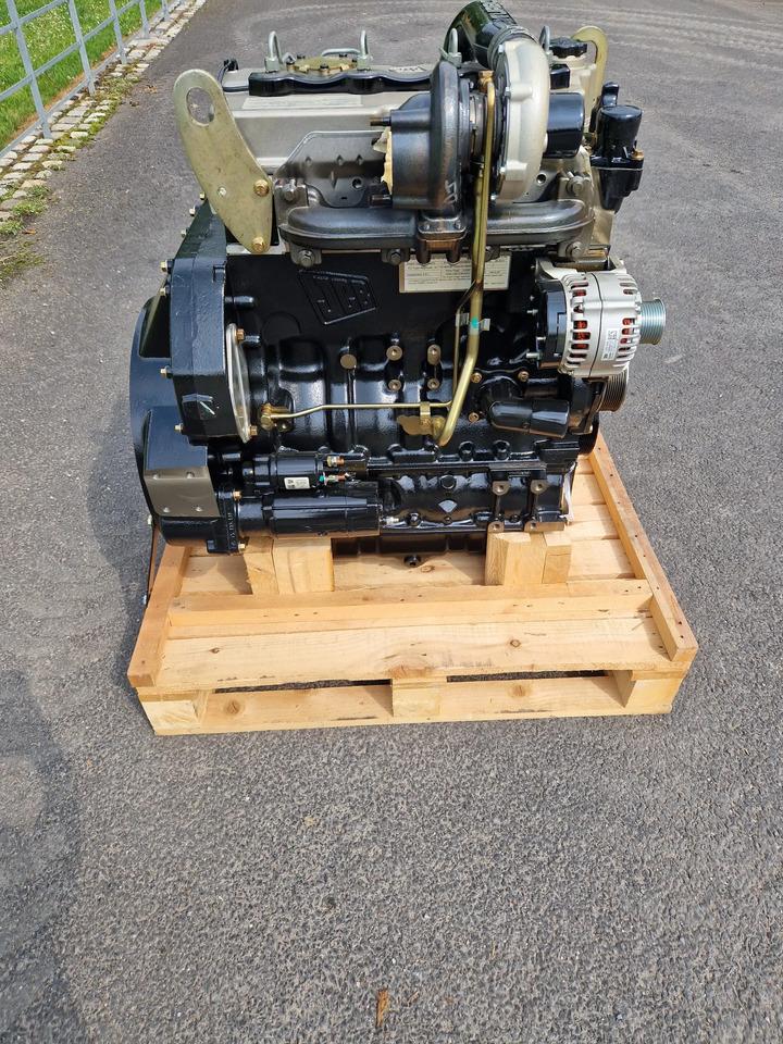 JCB 74kw engine 444 Turbocharged tier 2 4 Cylinder - Motor pro Stavební technika: obrázek 4 JCB 74kw engine 444 Turbocharged tier 2 4 Cylinder - Motor pro Stavební technika: obrázek 4