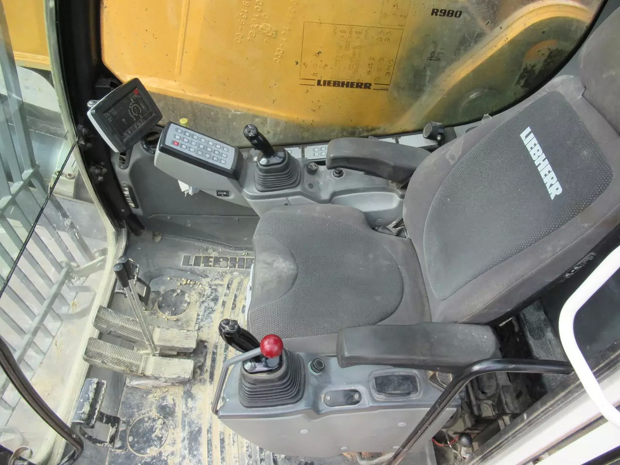 2014 Liebherr R 980 SME - Pásové rýpadlo: obrázek 4 2014 Liebherr R 980 SME - Pásové rýpadlo: obrázek 4