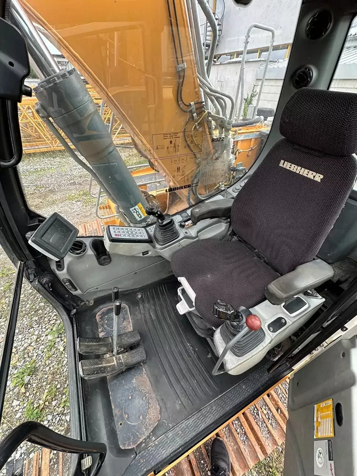 2015 Liebherr R 922 Litronic - Pásové rýpadlo: obrázek 4 2015 Liebherr R 922 Litronic - Pásové rýpadlo: obrázek 4