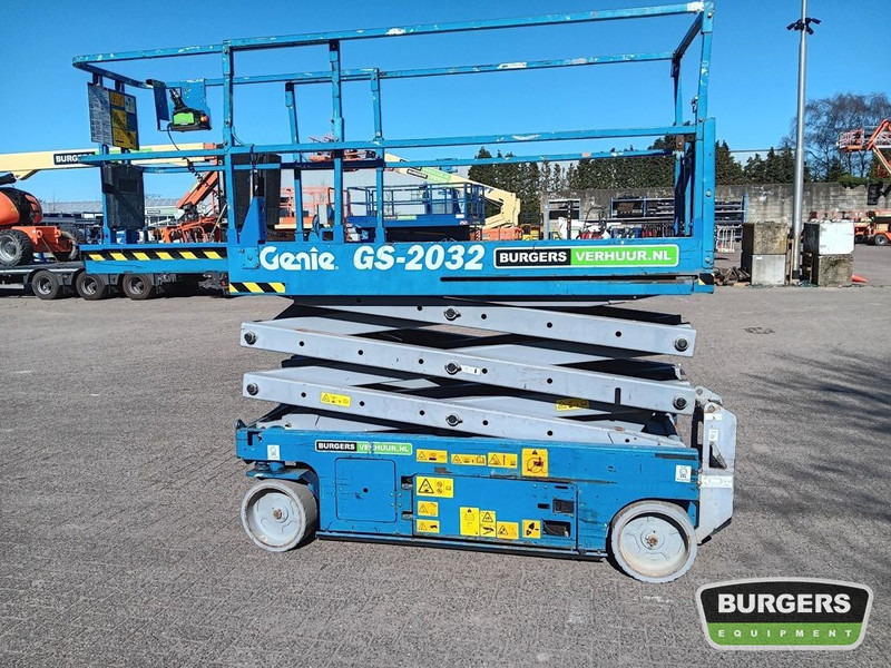 Genie GS2032 - Nůžková plošina: obrázek 2 Genie GS2032 - Nůžková plošina: obrázek 2