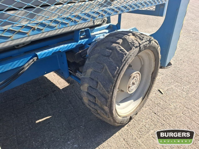 Nůžková plošina Genie GS4390 RT: obrázek 13 Nůžková plošina Genie GS4390 RT: obrázek 13