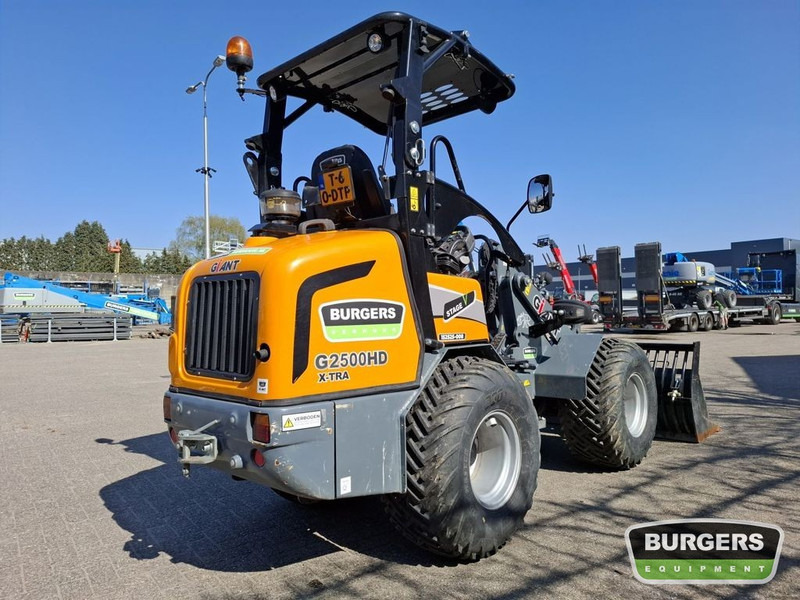 Giant G2500 - Smykem řízený nakladač pásový: obrázek 3 Giant G2500 - Smykem řízený nakladač pásový: obrázek 3