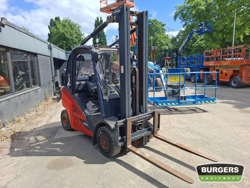 Linde H25T - Plynový vysokozdvižný vozík: obrázek 2 Linde H25T - Plynový vysokozdvižný vozík: obrázek 2