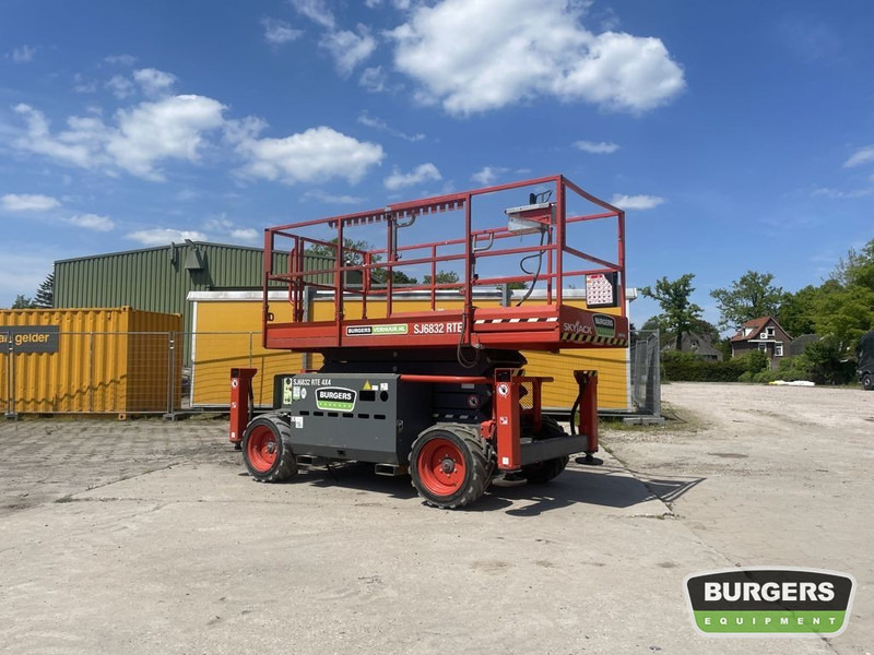 Skyjack SJ6832 RTE - Nůžková plošina: obrázek 2 Skyjack SJ6832 RTE - Nůžková plošina: obrázek 2