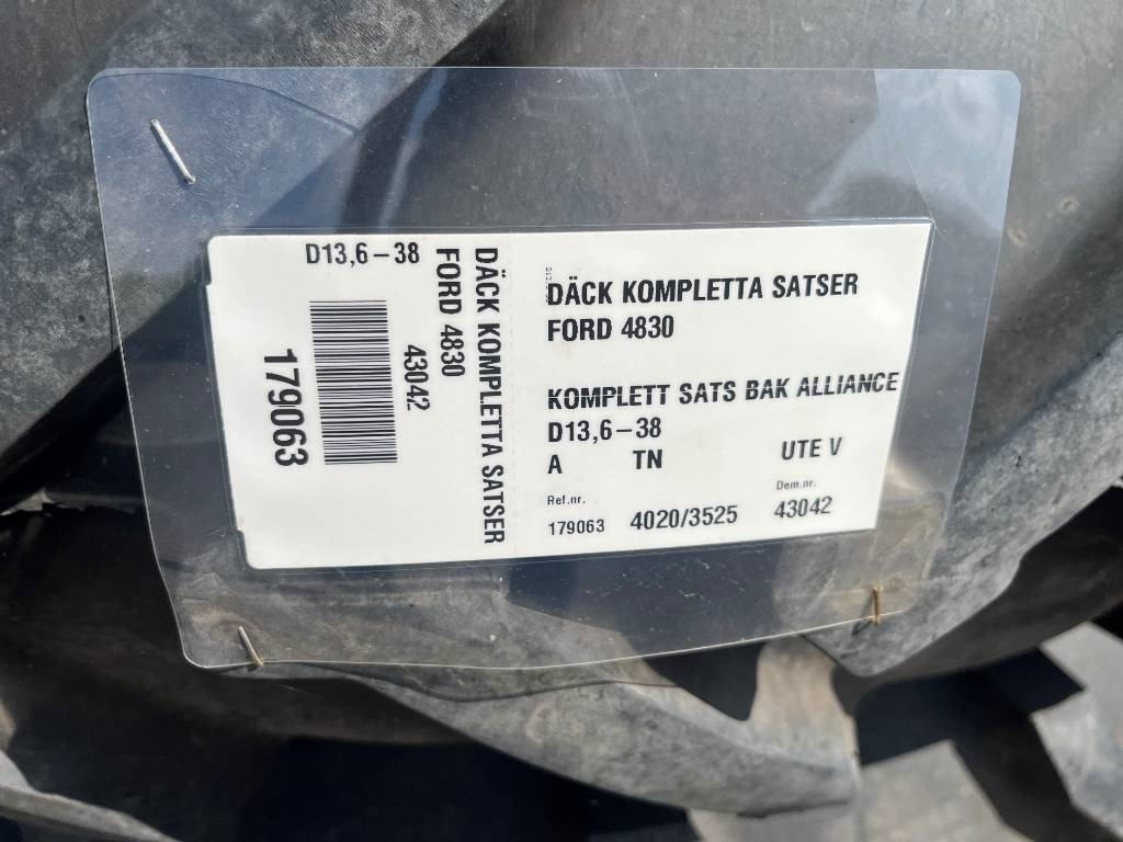 Alliance 13,6-38 Däck På Ford fälg  - Pneumatiky pro Zemědělská technika: obrázek 2 Alliance 13,6-38 Däck På Ford fälg  - Pneumatiky pro Zemědělská technika: obrázek 2