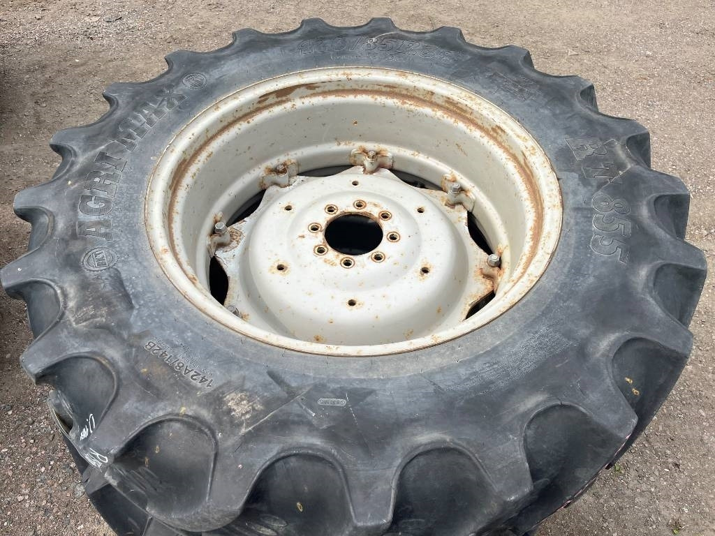 BKT 420/85R34 till MF 3060 3070 3050 - Pneumatiky pro Zemědělská technika: obrázek 2 BKT 420/85R34 till MF 3060 3070 3050 - Pneumatiky pro Zemědělská technika: obrázek 2