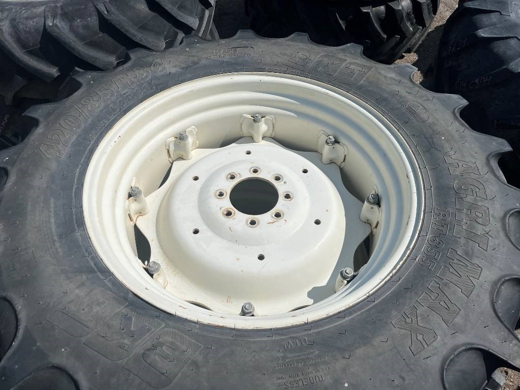 BKT 420/85R34 till New Holland T5070 - Pneumatiky pro Zemědělská technika: obrázek 3 BKT 420/85R34 till New Holland T5070 - Pneumatiky pro Zemědělská technika: obrázek 3