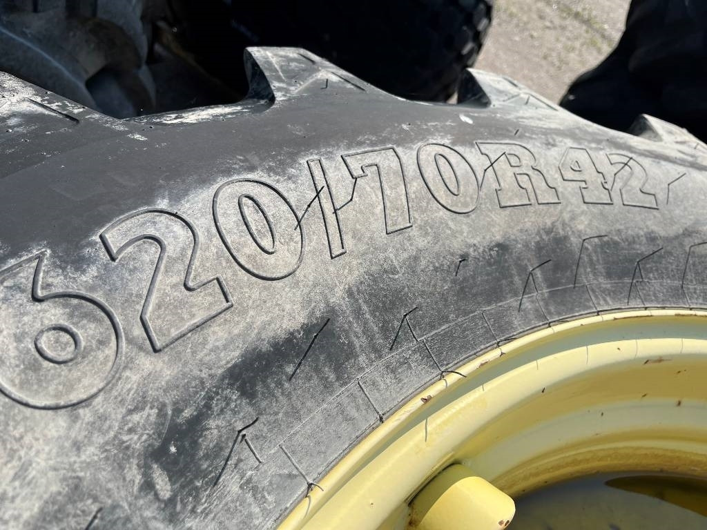 BKT 620/70R42 John Deere 7930 - Pneumatiky pro Zemědělská technika: obrázek 5 BKT 620/70R42 John Deere 7930 - Pneumatiky pro Zemědělská technika: obrázek 5