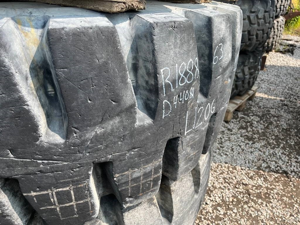 Bridgestone 20,5-25 Volvo L120G , H  - Kompletní kolo: obrázek 2 Bridgestone 20,5-25 Volvo L120G , H  - Kompletní kolo: obrázek 2