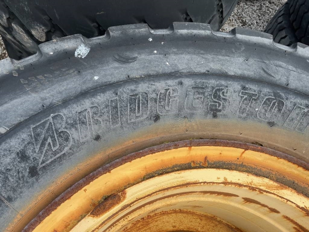 Bridgestone 775 /65 R29 Volvo L180 Wheels  - Kompletní kolo: obrázek 4 Bridgestone 775 /65 R29 Volvo L180 Wheels  - Kompletní kolo: obrázek 4