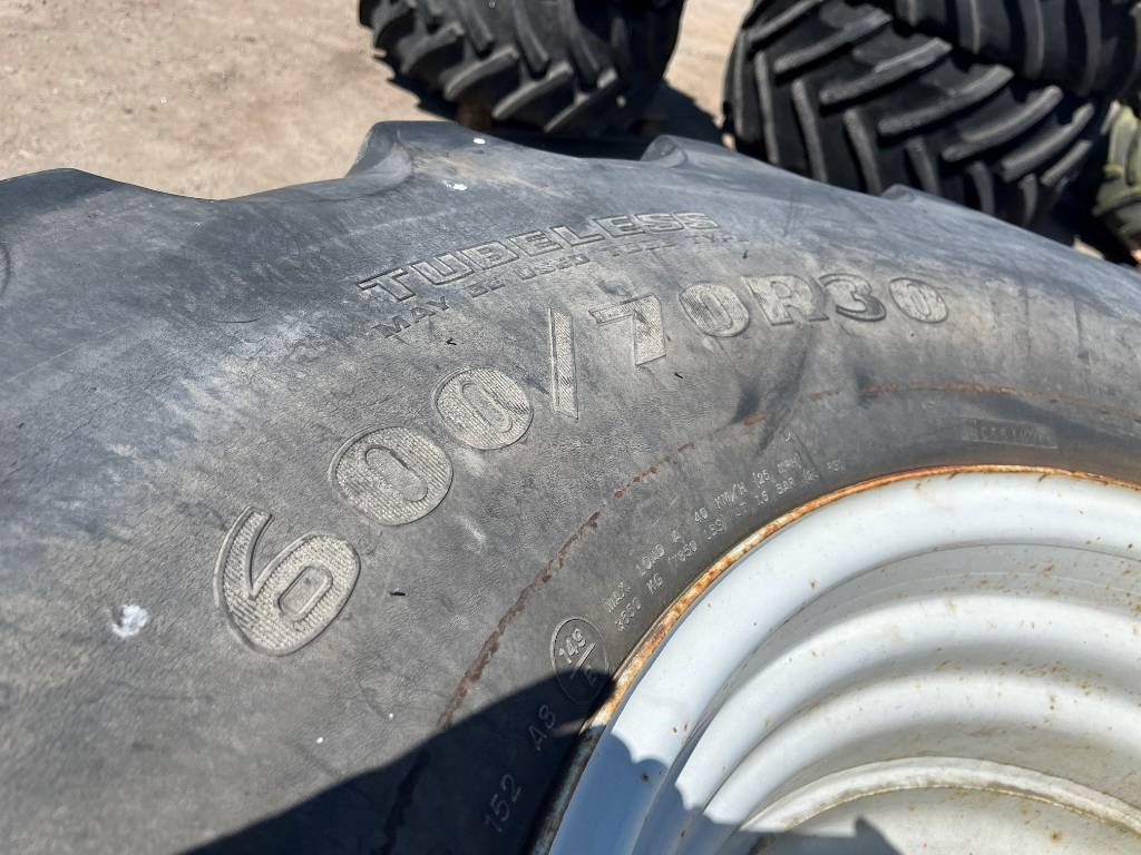 Goodyear 600/70R30 till Valmet 280 mfl - Pneumatiky pro Zemědělská technika: obrázek 4 Goodyear 600/70R30 till Valmet 280 mfl - Pneumatiky pro Zemědělská technika: obrázek 4
