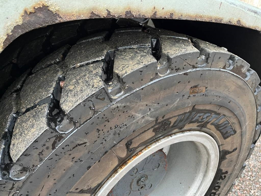 Dieselový vysokozdvižný vozík Kalmar DCE 100-6: obrázek 7 Dieselový vysokozdvižný vozík Kalmar DCE 100-6: obrázek 7