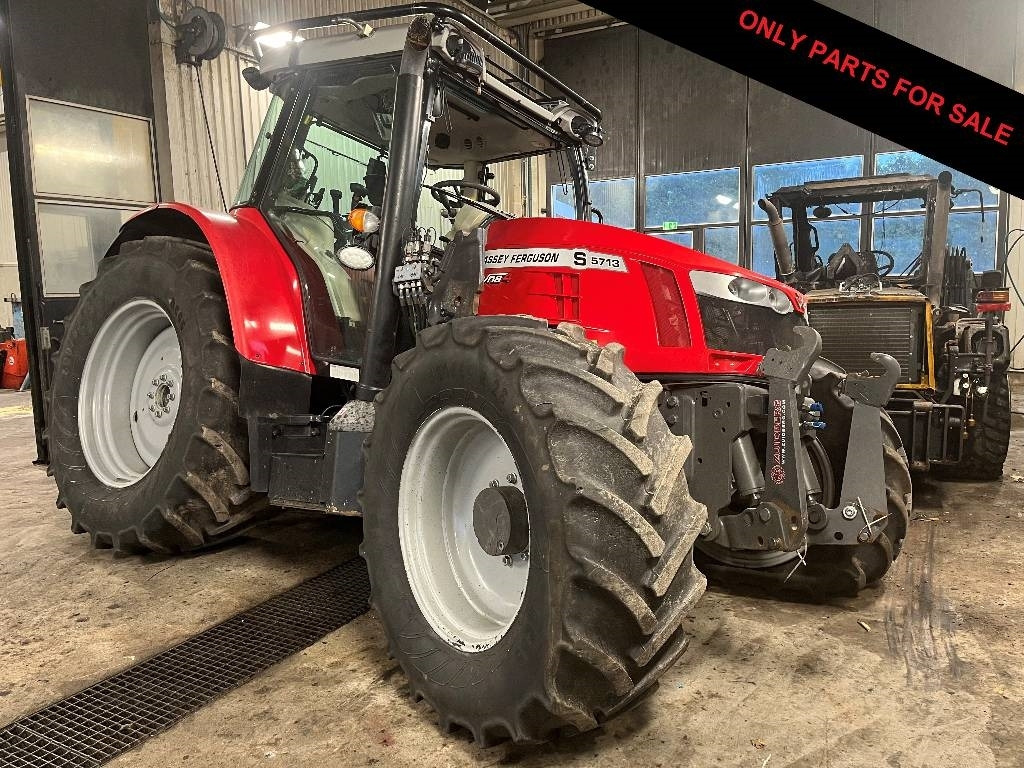 Massey Ferguson 5713 Dismantled: only spare parts - Traktor: obrázek 1 Massey Ferguson 5713 Dismantled: only spare parts - Traktor: obrázek 1