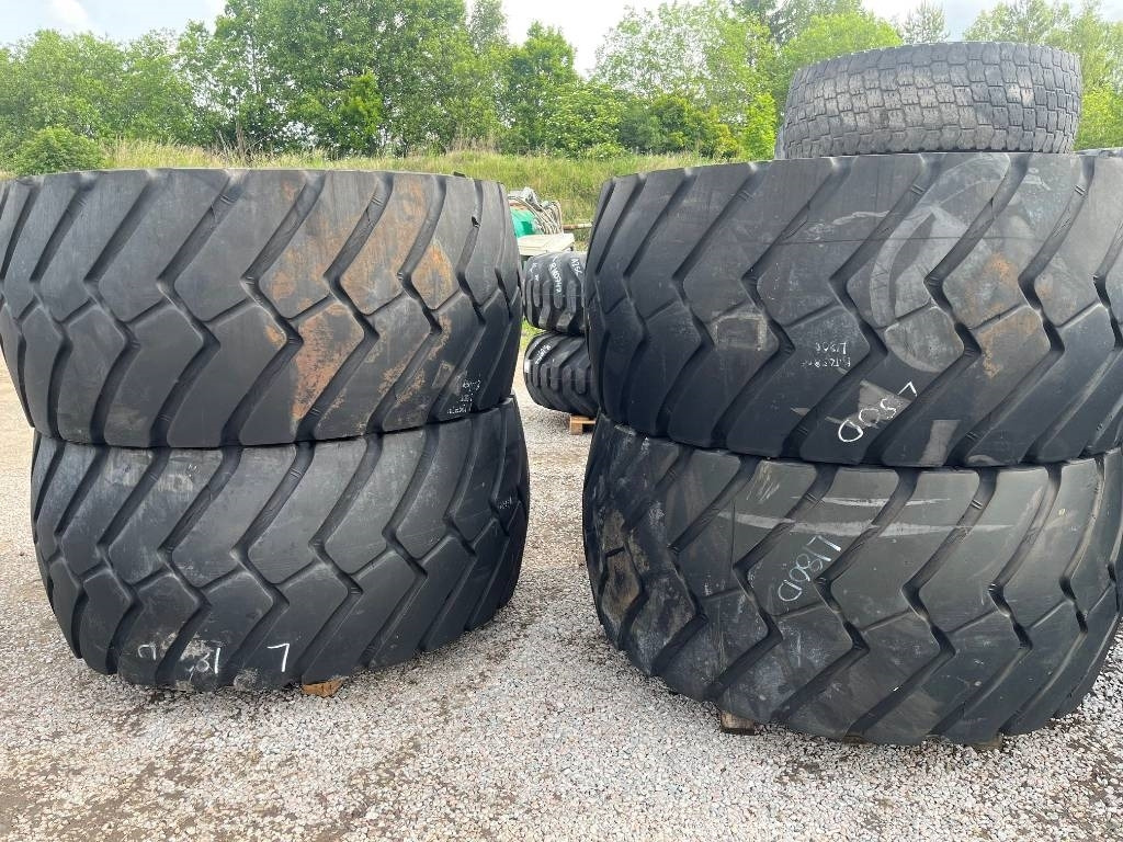 Michelin 800/65R29 XLD Volvo L150 L180  - Kompletní kolo: obrázek 1 Michelin 800/65R29 XLD Volvo L150 L180  - Kompletní kolo: obrázek 1
