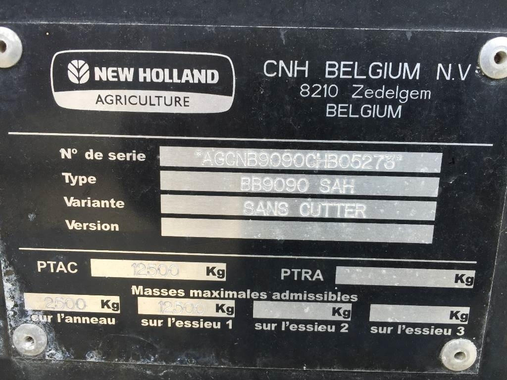 New Holland BB9090 Damaged / Skadad - Lis na hranaté balíky: obrázek 3 New Holland BB9090 Damaged / Skadad - Lis na hranaté balíky: obrázek 3
