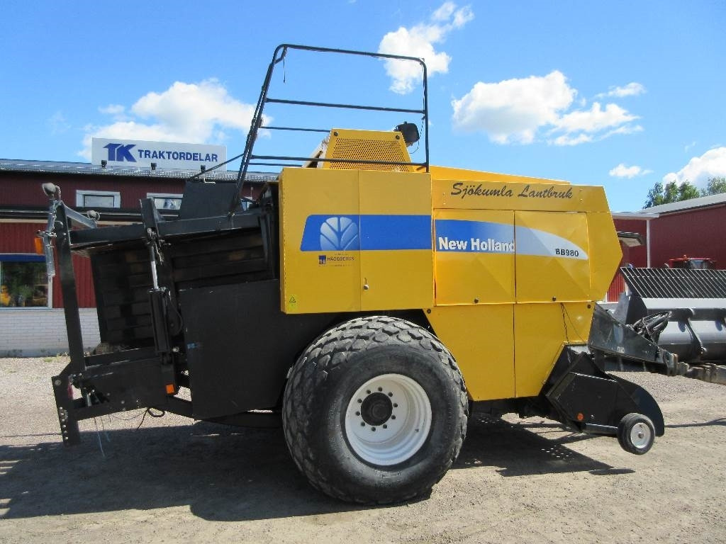 New Holland BB980 Damaged / Skadad - Lis na hranaté balíky: obrázek 1 New Holland BB980 Damaged / Skadad - Lis na hranaté balíky: obrázek 1
