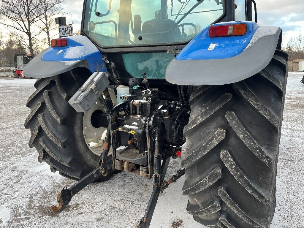 New Holland T 5070 Dismantled. Only spare parts - Traktor: obrázek 4 New Holland T 5070 Dismantled. Only spare parts - Traktor: obrázek 4