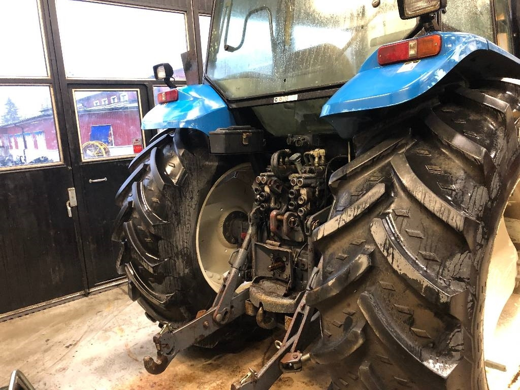 New Holland TS 110 Dismantled: only spare parts - Traktor: obrázek 3 New Holland TS 110 Dismantled: only spare parts - Traktor: obrázek 3