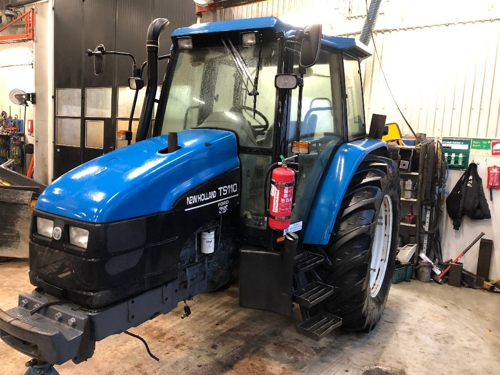 New Holland TS 110 Dismantled: only spare parts - Traktor: obrázek 4 New Holland TS 110 Dismantled: only spare parts - Traktor: obrázek 4