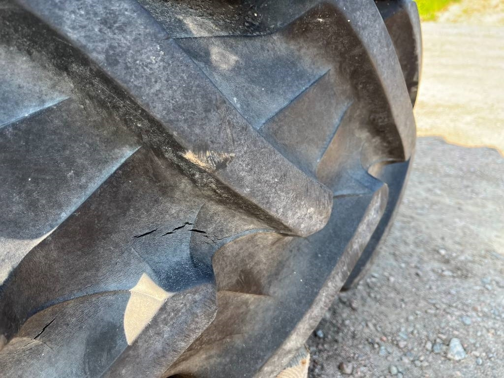 Pirelli 14,9R38 till John Deere - Pneumatiky pro Zemědělská technika: obrázek 3 Pirelli 14,9R38 till John Deere - Pneumatiky pro Zemědělská technika: obrázek 3