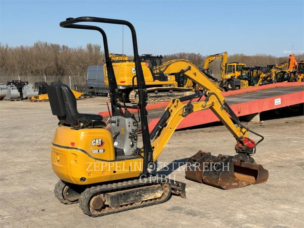 CAT 300.9D - Pásové rýpadlo: obrázek 3 CAT 300.9D - Pásové rýpadlo: obrázek 3