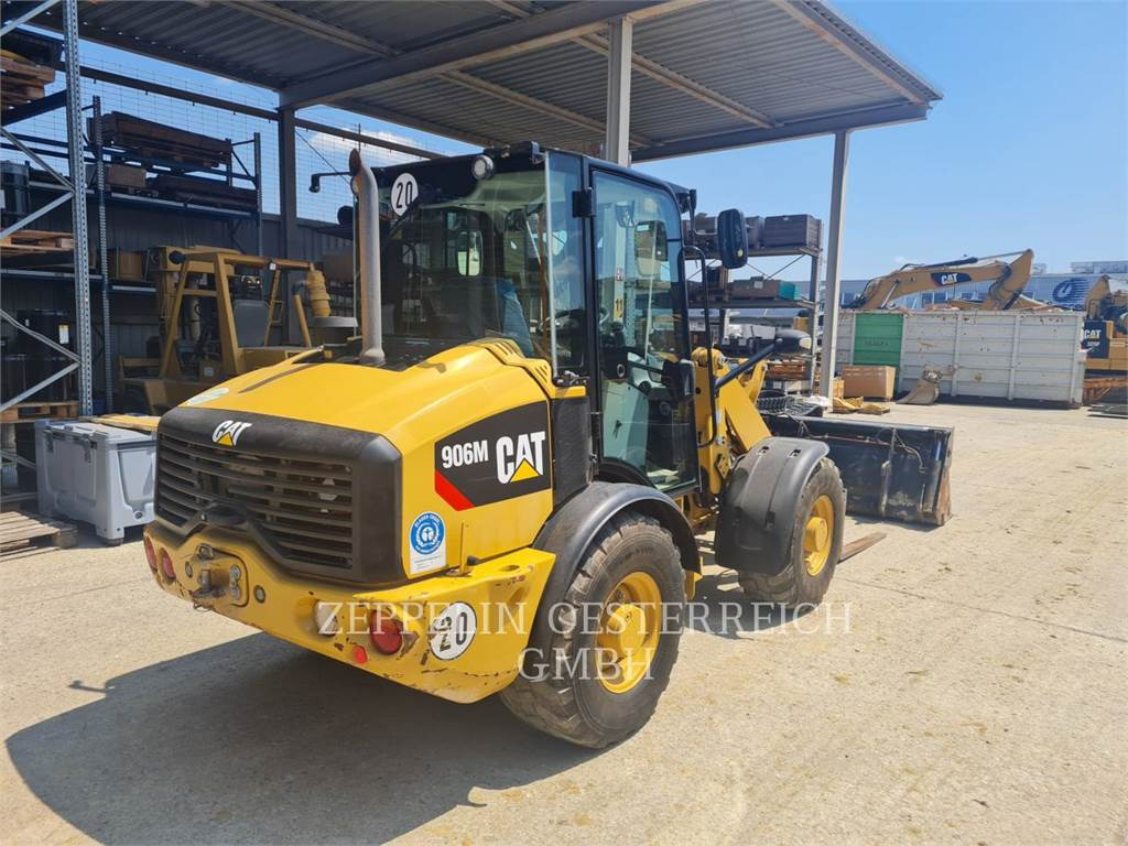 CAT 906M - Kolový nakladač: obrázek 4 CAT 906M - Kolový nakladač: obrázek 4