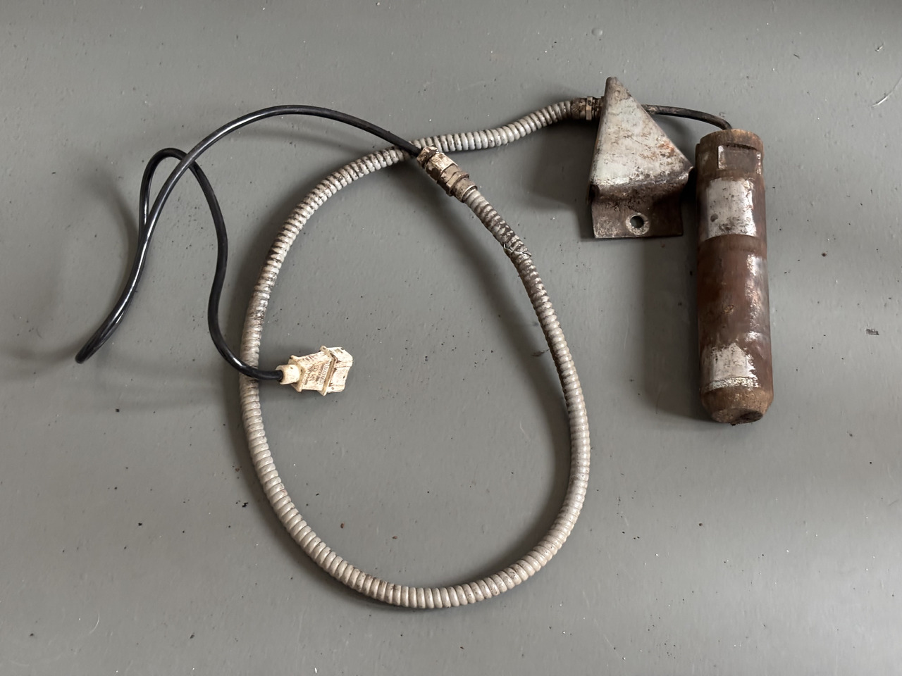 Bosch Rexroth 40KN Oryginalny sworzeń pomiarowy / czujnik siły wtyczka 3 piny R917000159 - Senzor pro Zemědělská technika: obrázek 1 Bosch Rexroth 40KN Oryginalny sworzeń pomiarowy / czujnik siły wtyczka 3 piny R917000159 - Senzor pro Zemědělská technika: obrázek 1