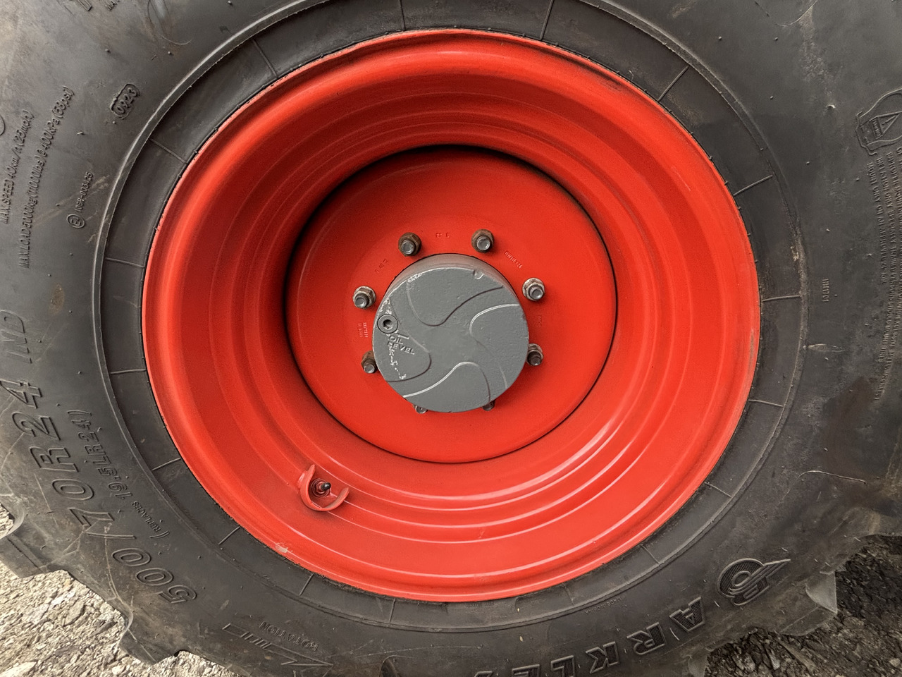 CLAAS Scorpion FELGA DW16Lx24 DW 16 L x 24 16x24 8 szpilek - Ráfek pro Zemědělská technika: obrázek 2 CLAAS Scorpion FELGA DW16Lx24 DW 16 L x 24 16x24 8 szpilek - Ráfek pro Zemědělská technika: obrázek 2