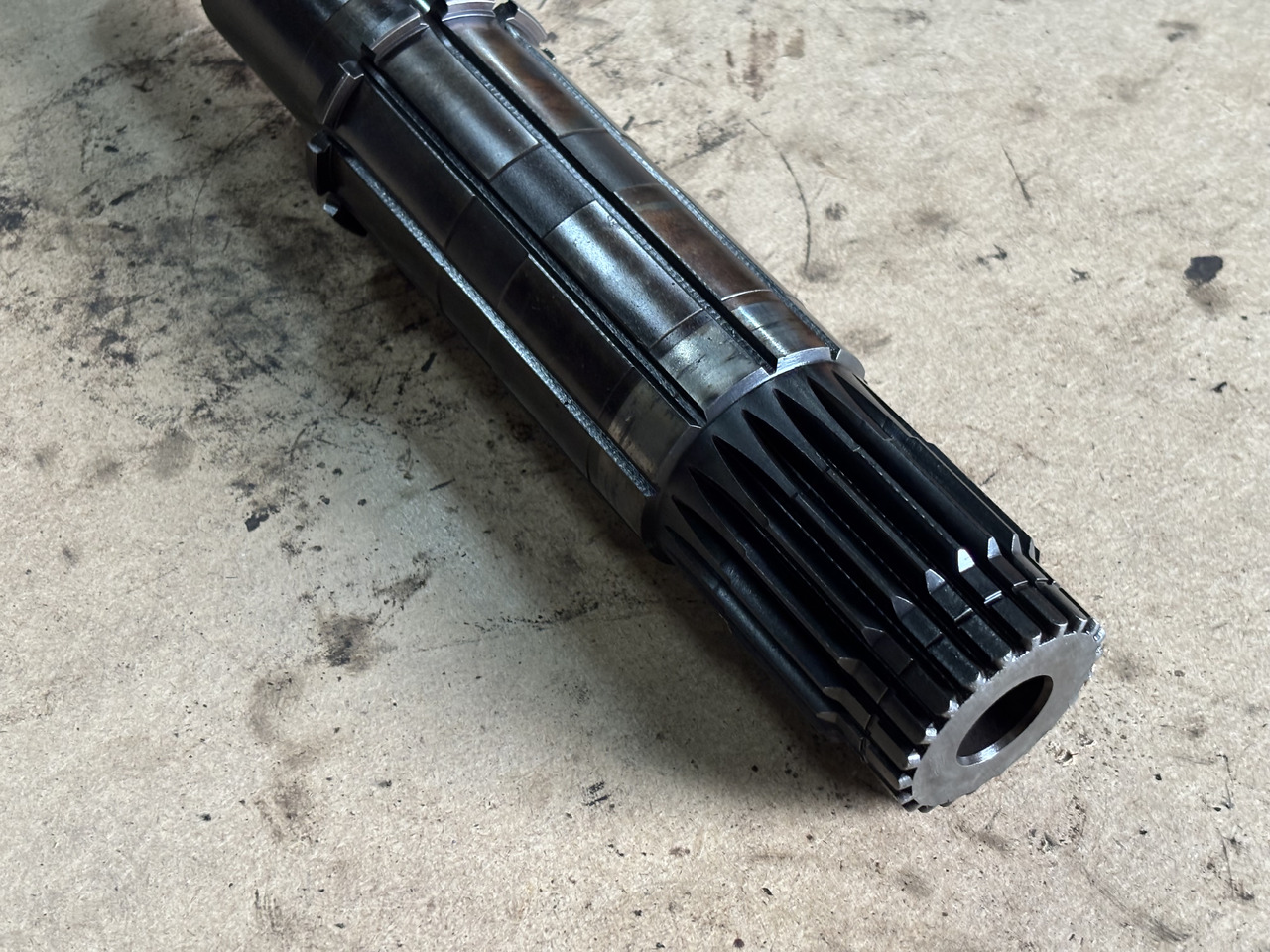 Claas AXION 830 Wałek przekładni podajnika zbożowego 00 1137 076 0 00 1149 403 0 - Kardan pro Zemědělská technika: obrázek 2 Claas AXION 830 Wałek przekładni podajnika zbożowego 00 1137 076 0 00 1149 403 0 - Kardan pro Zemědělská technika: obrázek 2