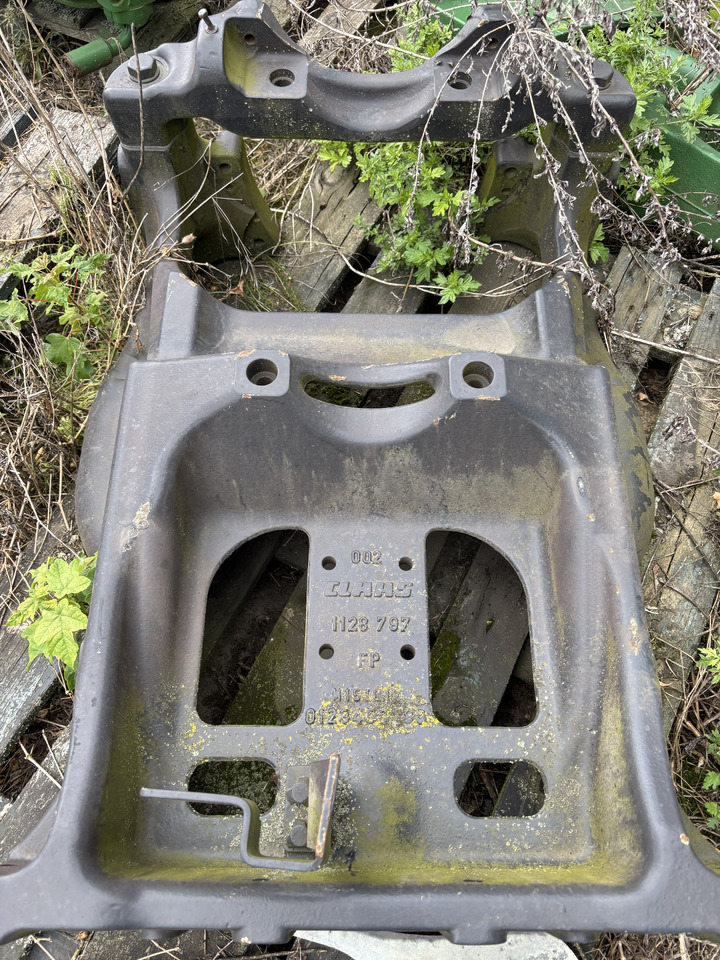 Claas Arion 520-650 - kozioł podwozie support 1128797 0011287972 - Přední náprava: obrázek 1 Claas Arion 520-650 - kozioł podwozie support 1128797 0011287972 - Přední náprava: obrázek 1