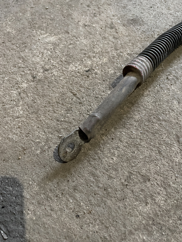 Claas Arion 550-520 650-620 - kabel przewód eletryczny alternator - rozrusznik 0021505462 - Kabely/ Vodiče pro Traktor: obrázek 3 Claas Arion 550-520 650-620 - kabel przewód eletryczny alternator - rozrusznik 0021505462 - Kabely/ Vodiče pro Traktor: obrázek 3