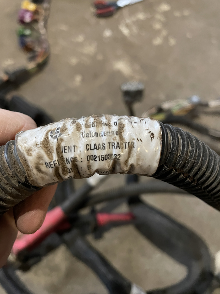 Claas Arion 550-520 650-620 - kabel wiązka elektryczna 0021503032 - Kabely/ Vodiče pro Traktor: obrázek 1 Claas Arion 550-520 650-620 - kabel wiązka elektryczna 0021503032 - Kabely/ Vodiče pro Traktor: obrázek 1