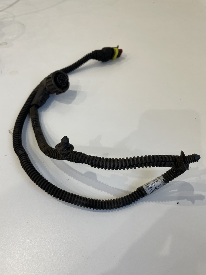 Claas Arion 550-520 650-620 - kabel wiązka elektryczna 0021581981 0021581982 - Kabely/ Vodiče pro Traktor: obrázek 1 Claas Arion 550-520 650-620 - kabel wiązka elektryczna 0021581981 0021581982 - Kabely/ Vodiče pro Traktor: obrázek 1