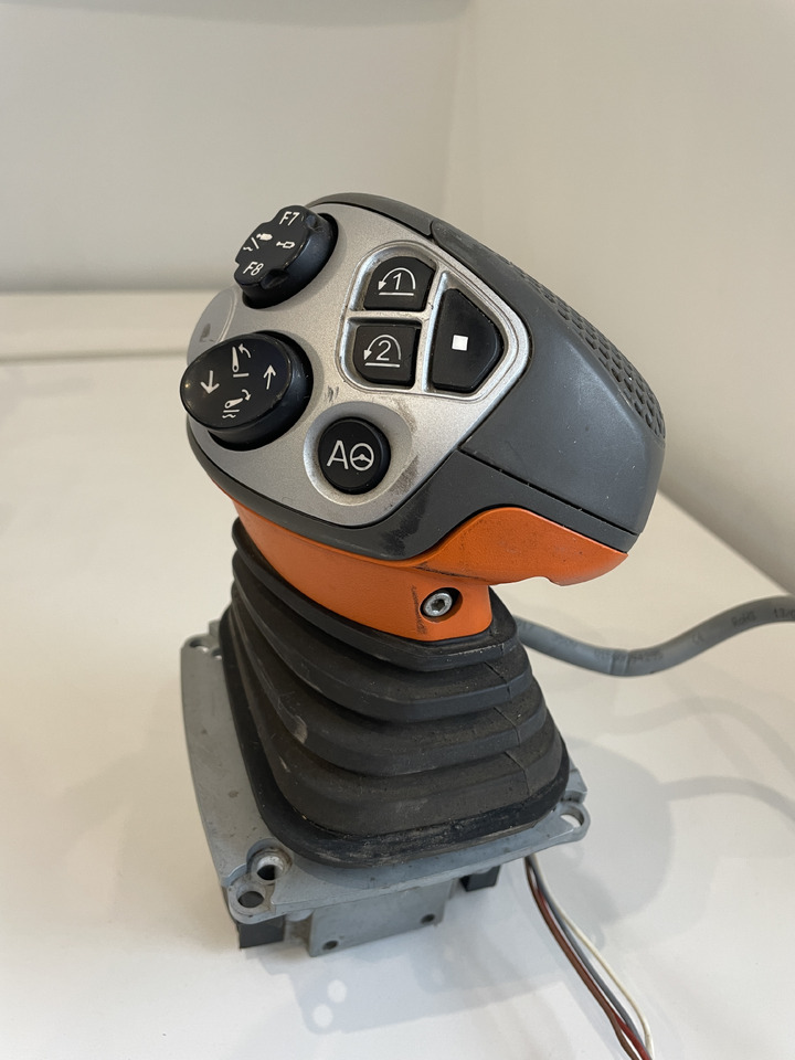 Claas Arion - joystick sterowanie 0011467450 - Kabina a interiér pro Zemědělská technika: obrázek 1 Claas Arion - joystick sterowanie 0011467450 - Kabina a interiér pro Zemědělská technika: obrázek 1