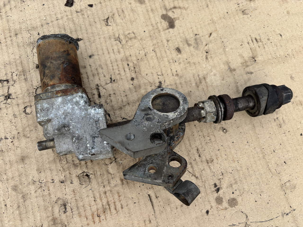 Claas Jaguar 970 Silniczek + osprzęt na części ORYGINAŁ - Motor pro Sklízecí mlátička: obrázek 2 Claas Jaguar 970 Silniczek + osprzęt na części ORYGINAŁ - Motor pro Sklízecí mlátička: obrázek 2