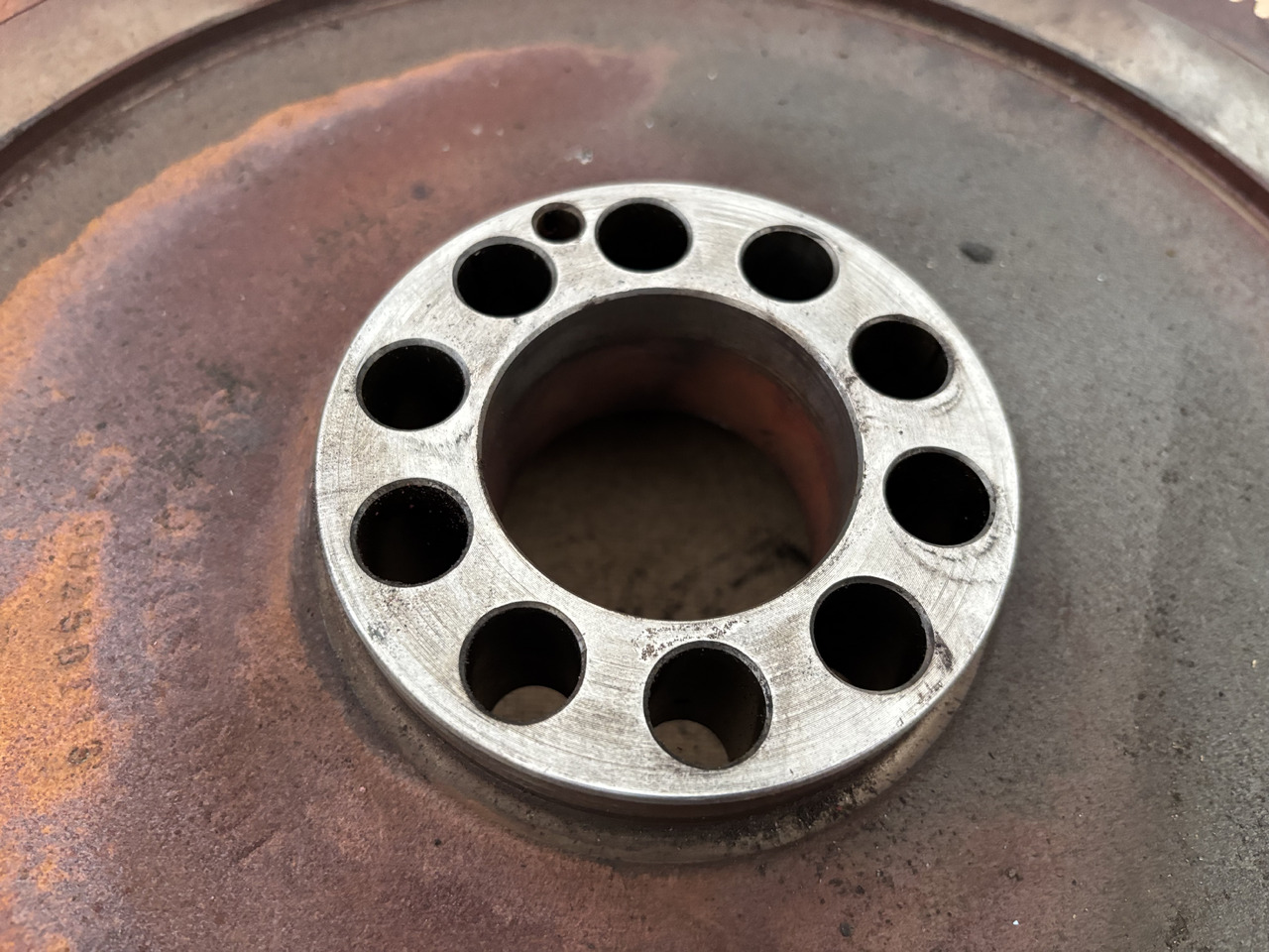 Claas Jaguar Lexion Koło Zamachowe OM502LA 4570320801 - Setrvačník pro Zemědělská technika: obrázek 1 Claas Jaguar Lexion Koło Zamachowe OM502LA 4570320801 - Setrvačník pro Zemědělská technika: obrázek 1