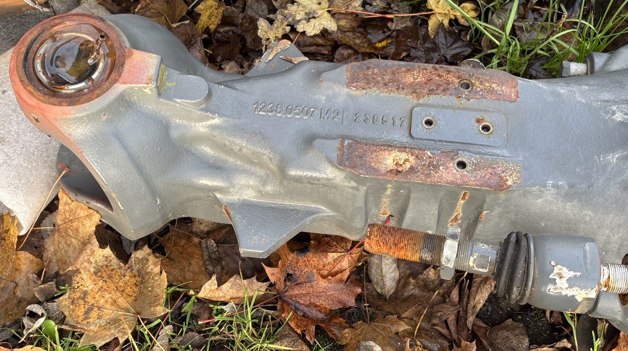 Claas Scorpion 635 Wałek Przegubowy Czop Obudowa Przedniej Osi Pochwa Hamulec - Přední náprava pro Traktor: obrázek 2 Claas Scorpion 635 Wałek Przegubowy Czop Obudowa Przedniej Osi Pochwa Hamulec - Přední náprava pro Traktor: obrázek 2