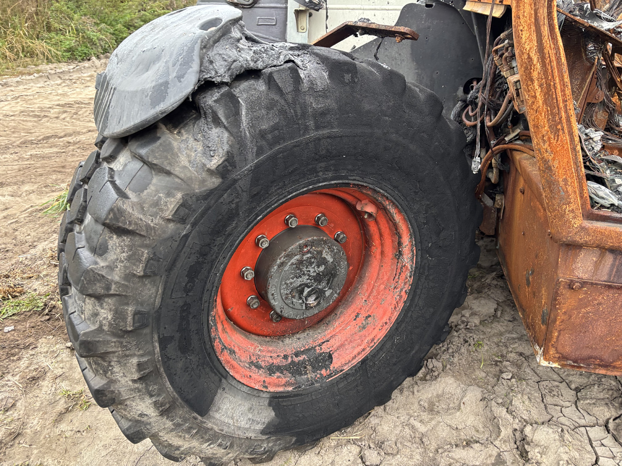 Claas Scorpion 7050 Felga 24XDW16L 24 X DW 16 L 10 szpilek - Ráfek pro Zemědělská technika: obrázek 1 Claas Scorpion 7050 Felga 24XDW16L 24 X DW 16 L 10 szpilek - Ráfek pro Zemědělská technika: obrázek 1